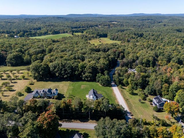 4 Ray Emma Drive, Epping, NH 03042