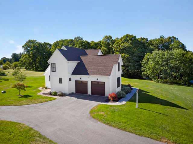 4 Ray Emma Drive, Epping, NH 03042