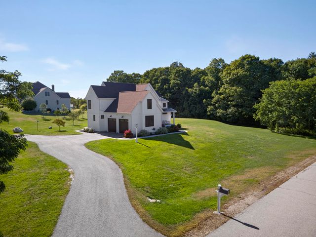 4 Ray Emma Drive, Epping, NH 03042