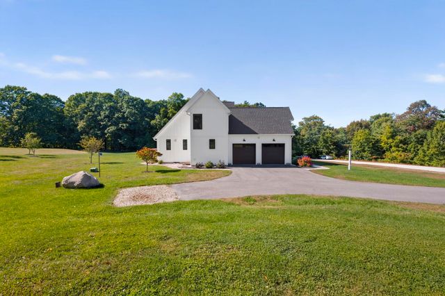4 Ray Emma Drive, Epping, NH 03042
