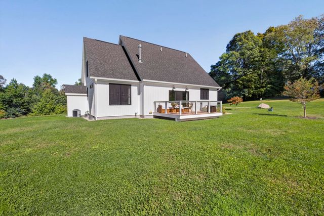 4 Ray Emma Drive, Epping, NH 03042