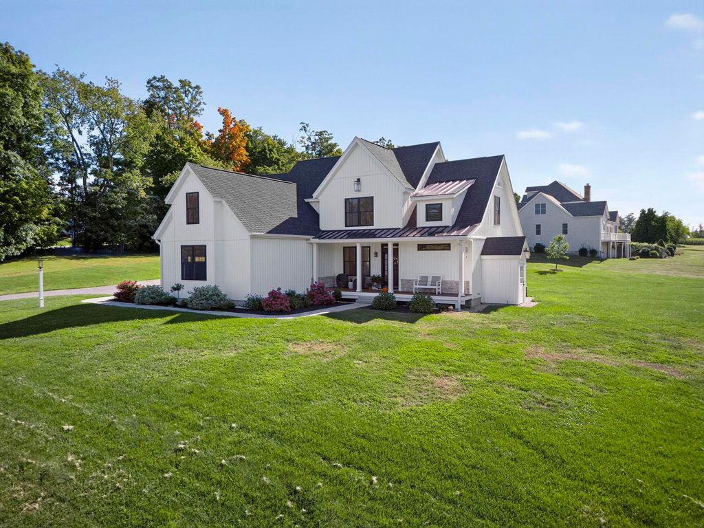 4 Ray Emma Drive, Epping, NH 03042