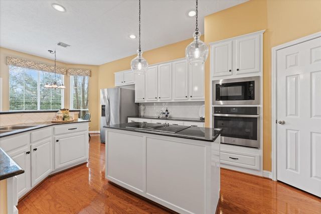 39 Laurelhurst Circle, The Woodlands, TX 77382