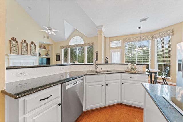 39 Laurelhurst Circle, The Woodlands, TX 77382