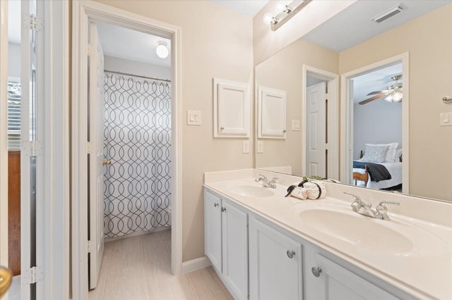 39 Laurelhurst Circle, The Woodlands, TX 77382