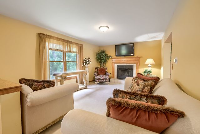 150 Winston Drive, Bolingbrook, IL 60440