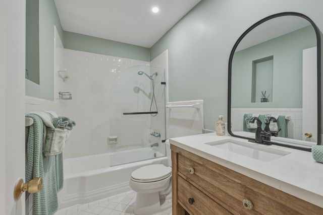 2330 NE 36th Street 11, Lighthouse Point, FL 33064