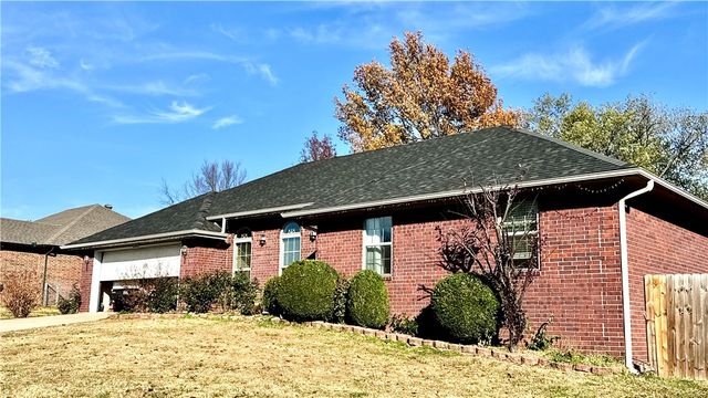 1109 Mockingbird, Siloam Springs, AR 72761