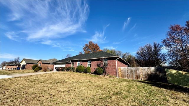 1109 Mockingbird, Siloam Springs, AR 72761