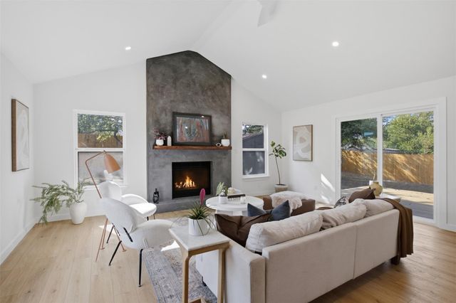 5001 Bundyhill DR, Austin, TX 78723