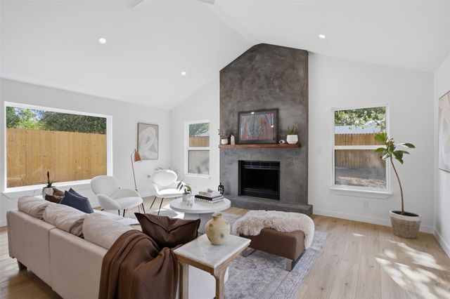 5001 Bundyhill DR, Austin, TX 78723