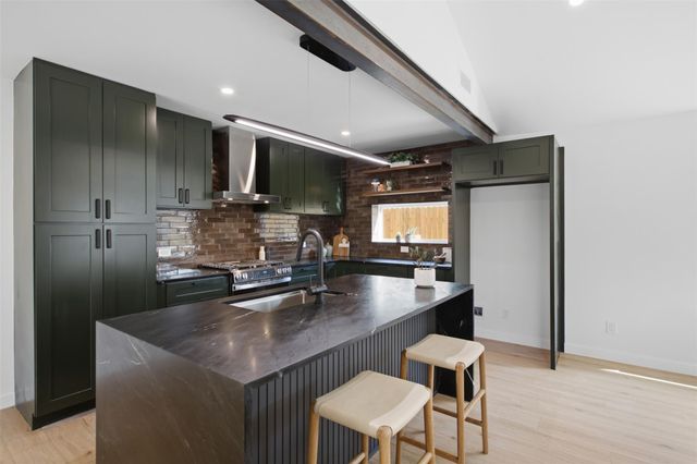 5001 Bundyhill DR, Austin, TX 78723