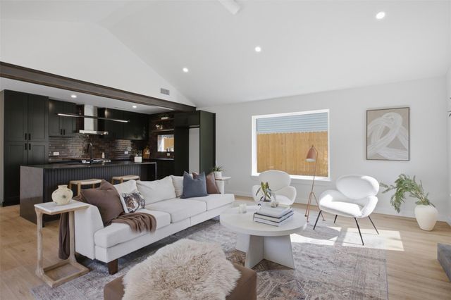 5001 Bundyhill DR, Austin, TX 78723