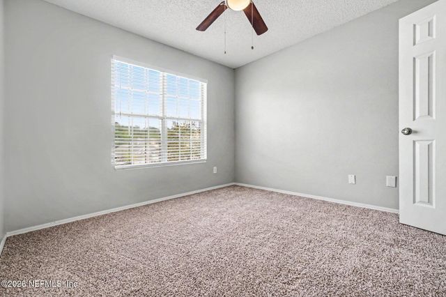 587 STAFFORDSHIRE Drive E, Jacksonville, FL 32225