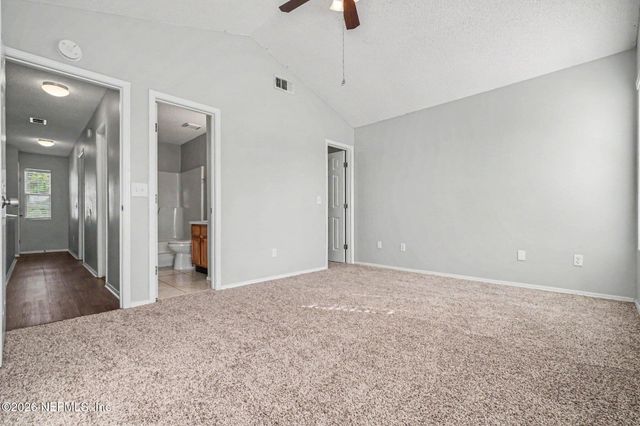 587 STAFFORDSHIRE Drive E, Jacksonville, FL 32225