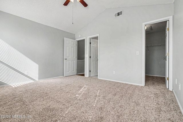 587 STAFFORDSHIRE Drive E, Jacksonville, FL 32225