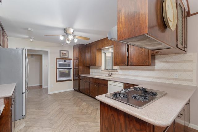 8919 Manhattan Drive, Houston, TX 77096