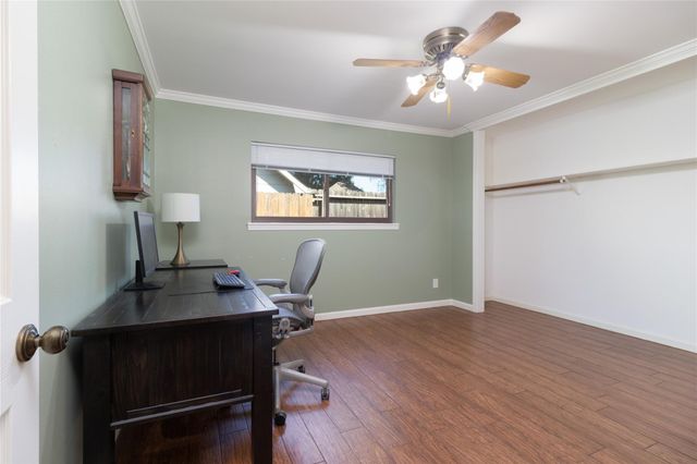 8919 Manhattan Drive, Houston, TX 77096
