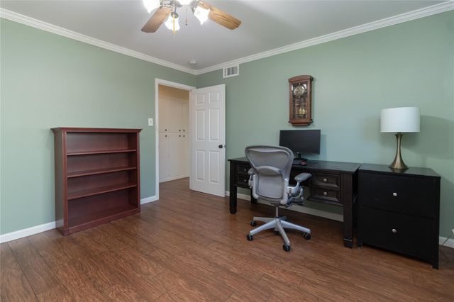 8919 Manhattan Drive, Houston, TX 77096