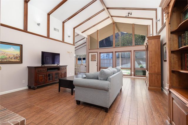 8919 Manhattan Drive, Houston, TX 77096