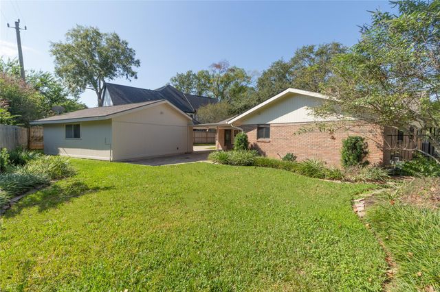 8919 Manhattan Drive, Houston, TX 77096
