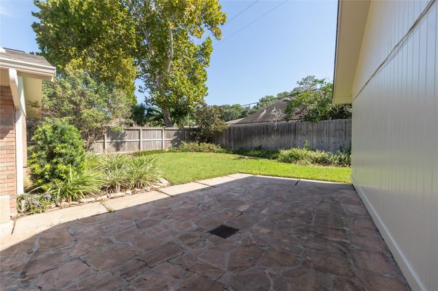 8919 Manhattan Drive, Houston, TX 77096