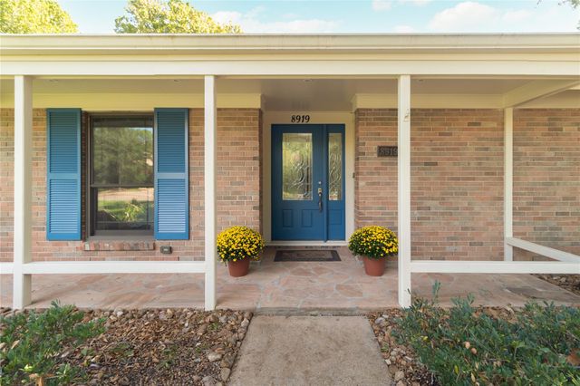 8919 Manhattan Drive, Houston, TX 77096