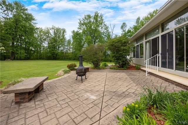 8785 Dinglehole Road, Lysander, NY 13027