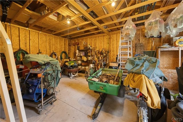8785 Dinglehole Road, Lysander, NY 13027
