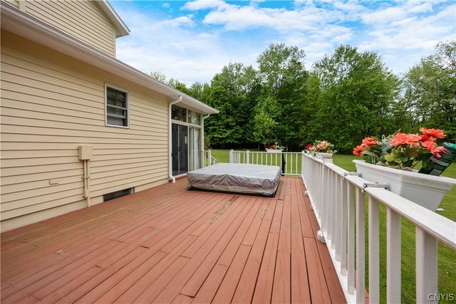 8785 Dinglehole Road, Lysander, NY 13027