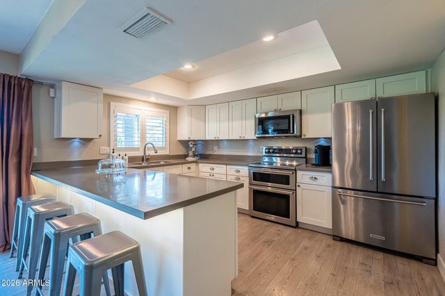 2317 W PORT AU PRINCE Lane, Phoenix, AZ 85023