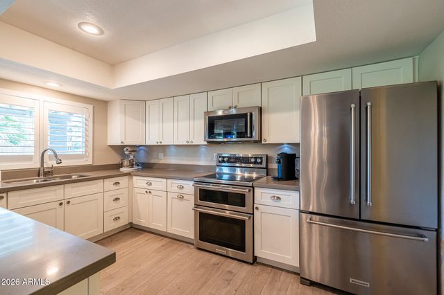 2317 W PORT AU PRINCE Lane, Phoenix, AZ 85023