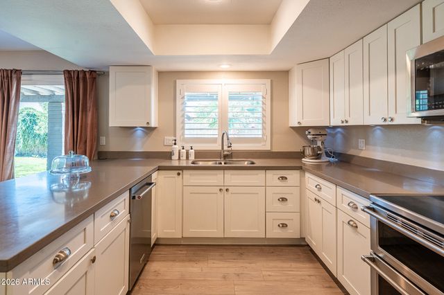 2317 W PORT AU PRINCE Lane, Phoenix, AZ 85023