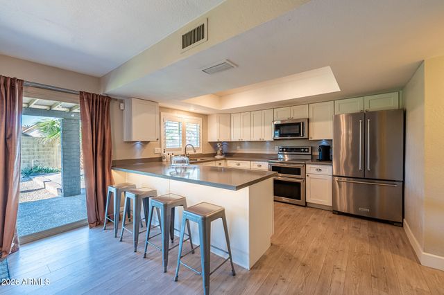 2317 W PORT AU PRINCE Lane, Phoenix, AZ 85023