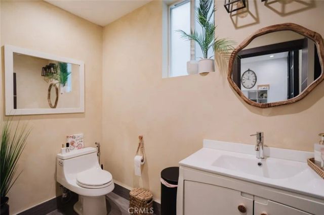 10247 Floralita Avenue, Sunland, CA 91040