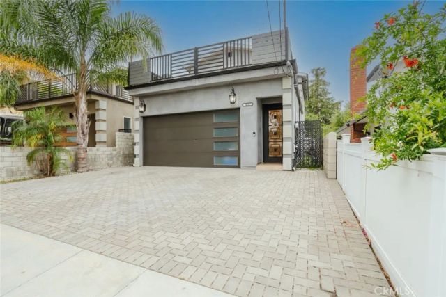10247 Floralita Avenue, Sunland, CA 91040