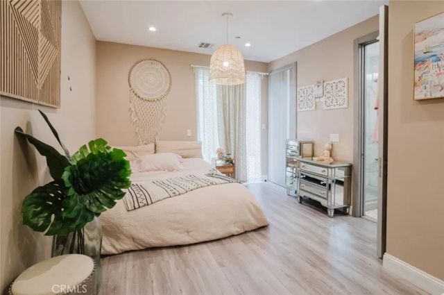 10247 Floralita Avenue, Sunland, CA 91040