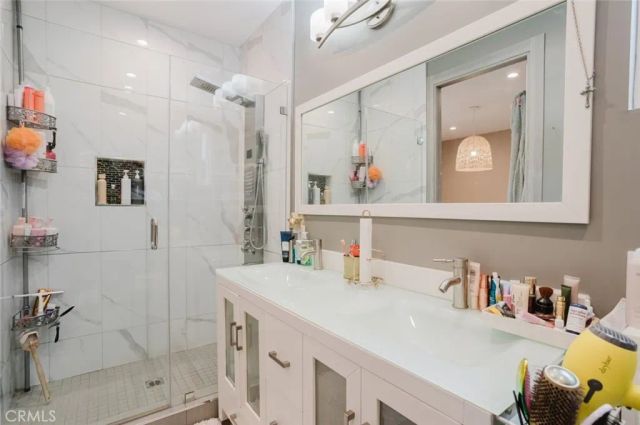 10247 Floralita Avenue, Sunland, CA 91040