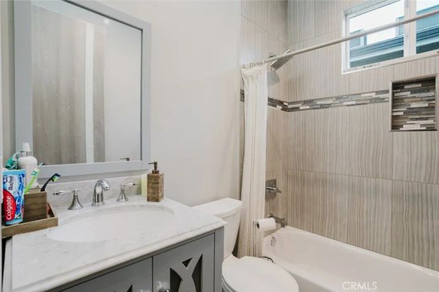 10247 Floralita Avenue, Sunland, CA 91040