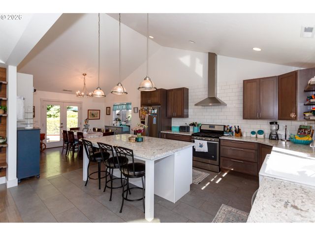 1496 S 57TH St, Springfield, OR 97478