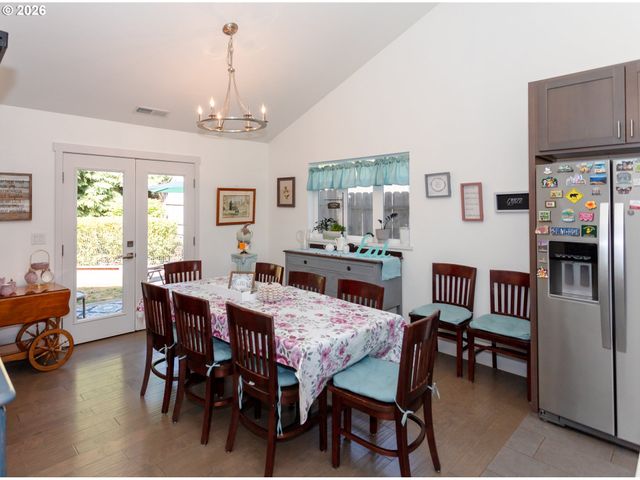 1496 S 57TH St, Springfield, OR 97478