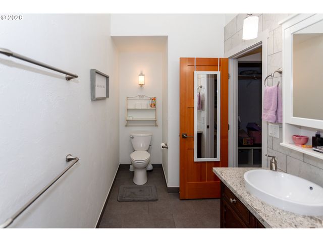 1496 S 57TH St, Springfield, OR 97478