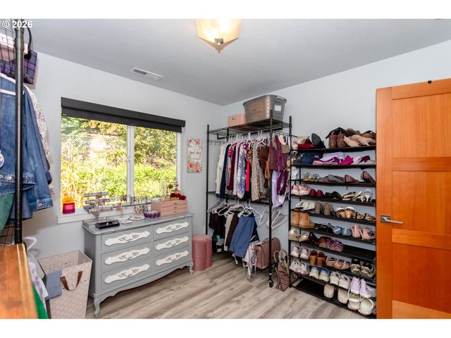 1496 S 57TH St, Springfield, OR 97478