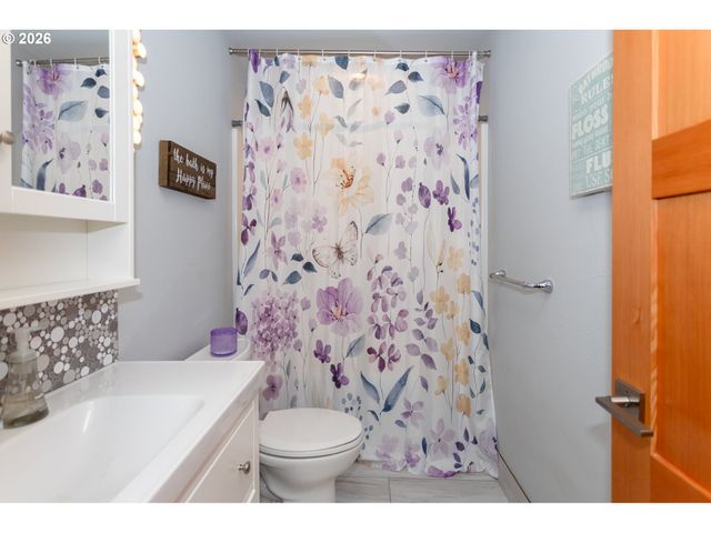 1496 S 57TH St, Springfield, OR 97478