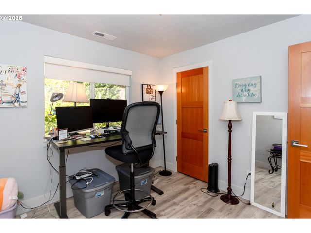 1496 S 57TH St, Springfield, OR 97478