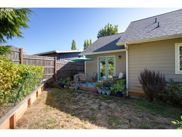 1496 S 57TH St, Springfield, OR 97478