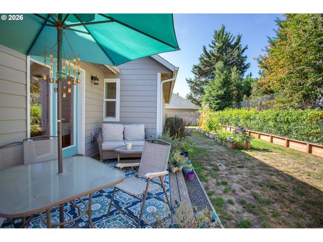 1496 S 57TH St, Springfield, OR 97478