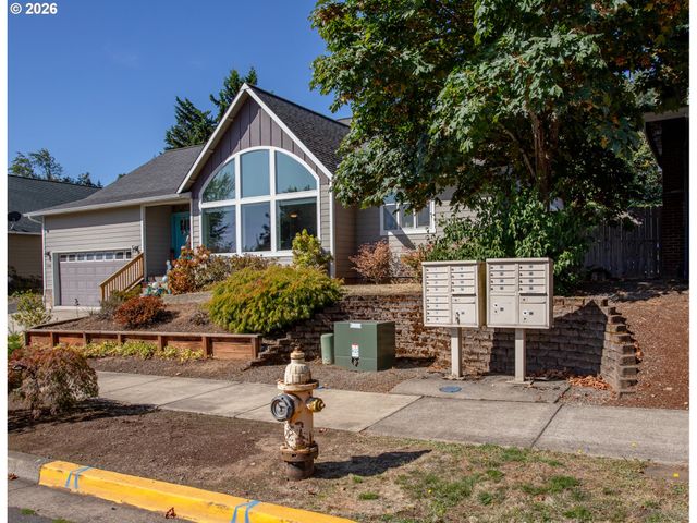 1496 S 57TH St, Springfield, OR 97478