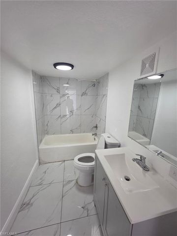 420 Fairfax DR 5, Fort Myers, FL 33905