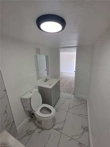420 Fairfax DR 5, Fort Myers, FL 33905